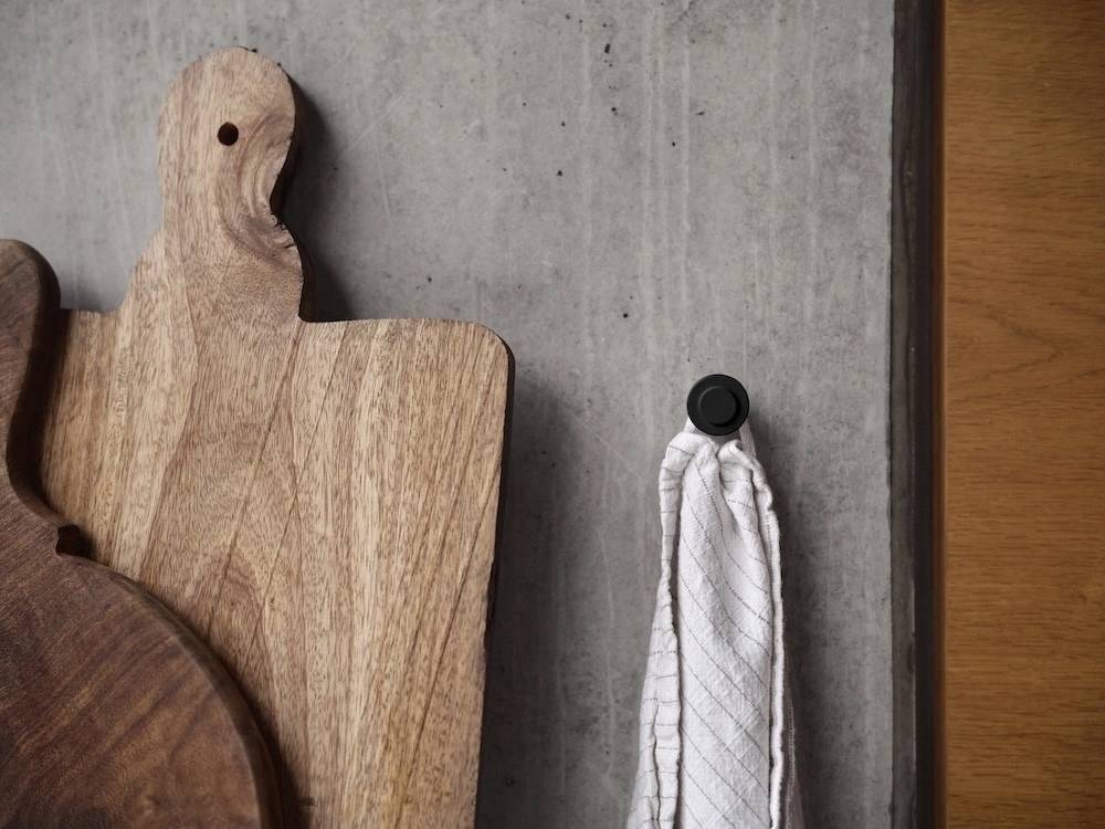 Zone Denmark Háček na zeď 2ks Sensu Black 