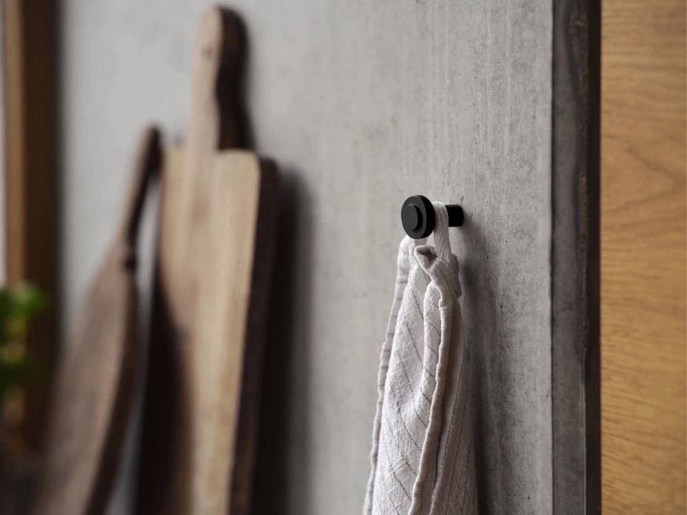 Zone Denmark Háček na zeď 2ks Sensu Black 