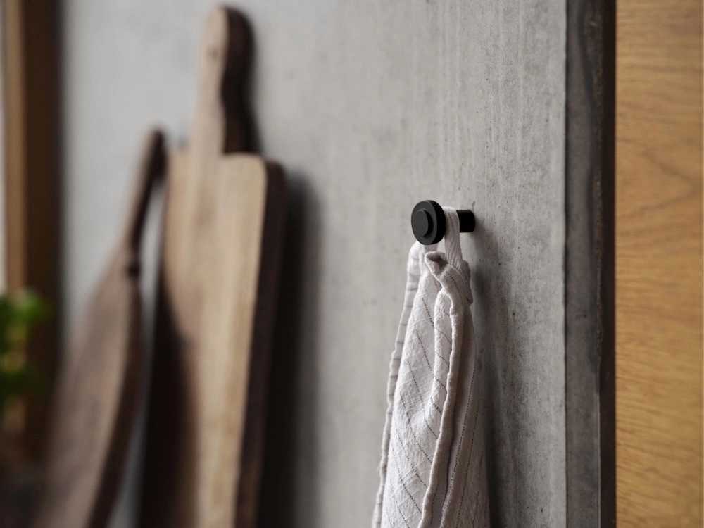 Zone Denmark Háček na zeď 2ks Sensu Black 