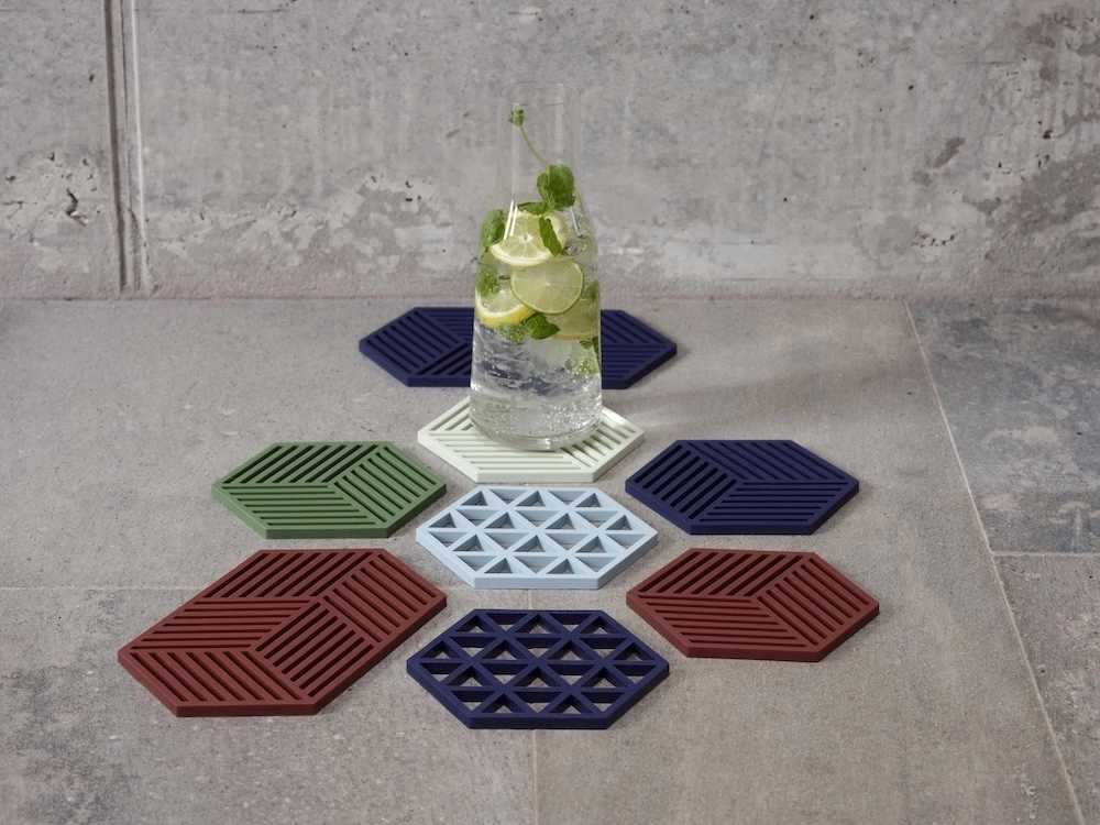 Zone Denmark Silikonová podložka pod horké Hexagon Burgundy