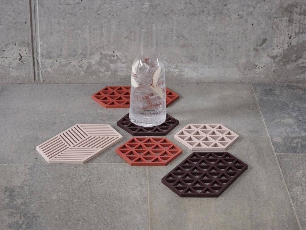 Zone Denmark Silikonová podložka pod horké Hexagon Rose