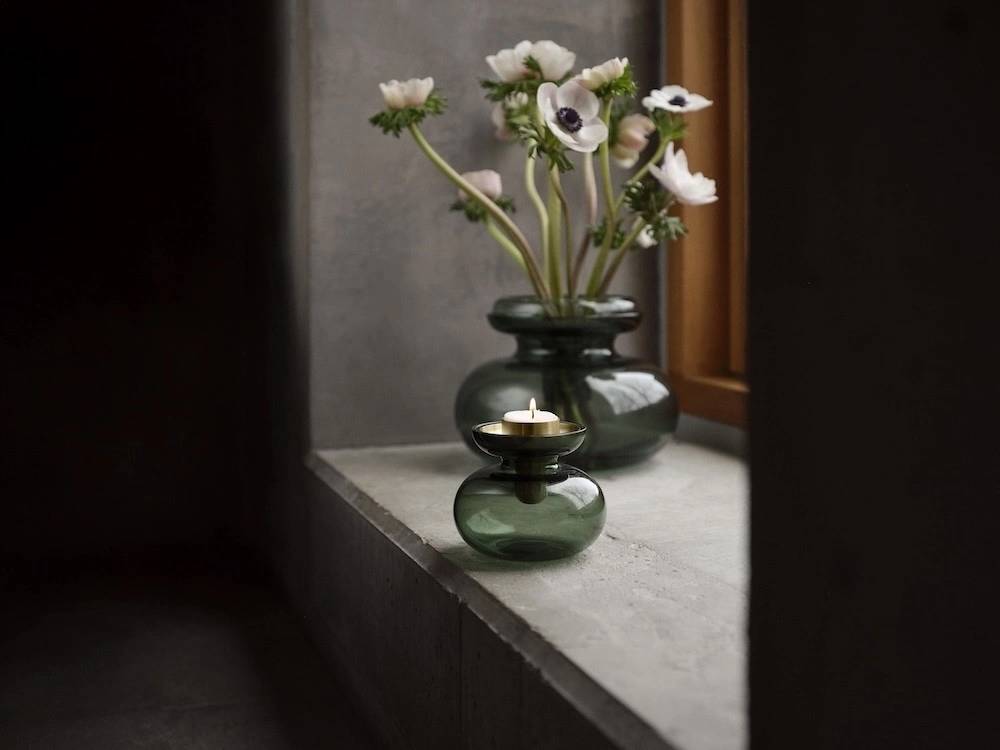 Zone Denmark Skleněná váza/Svícen Inu Smoked Grey/Steel 