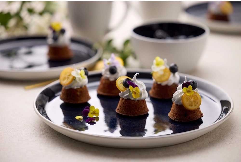 Bitz Kameninový mělký talíř 27 cm White/Dark Blue