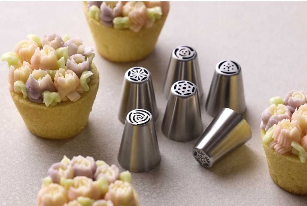 Blomsterbergs Forma na dort 22 cm Steel