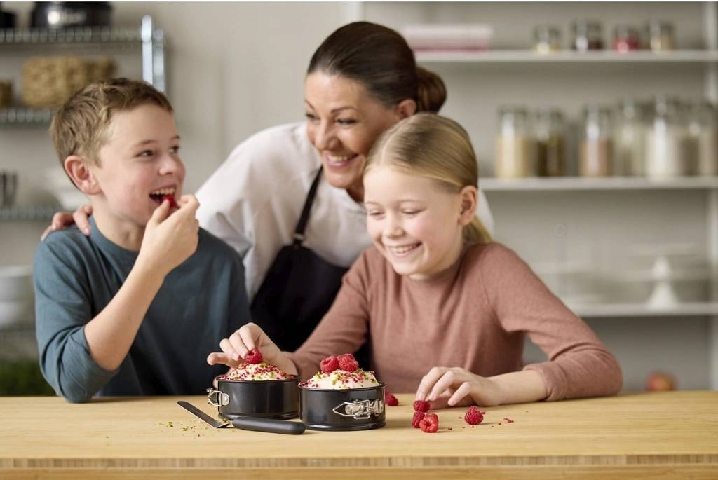 Blomsterbergs Sada mini dortových forem se stěrkou