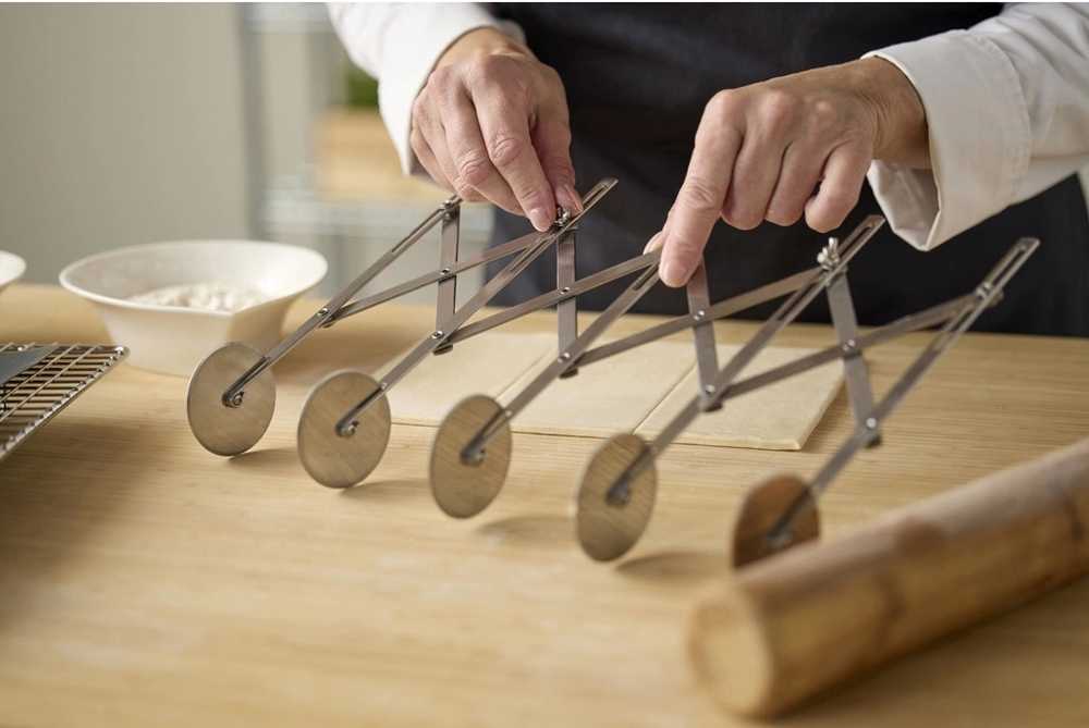 Blomsterbergs Kráječ na pečivo s 5 kolečky