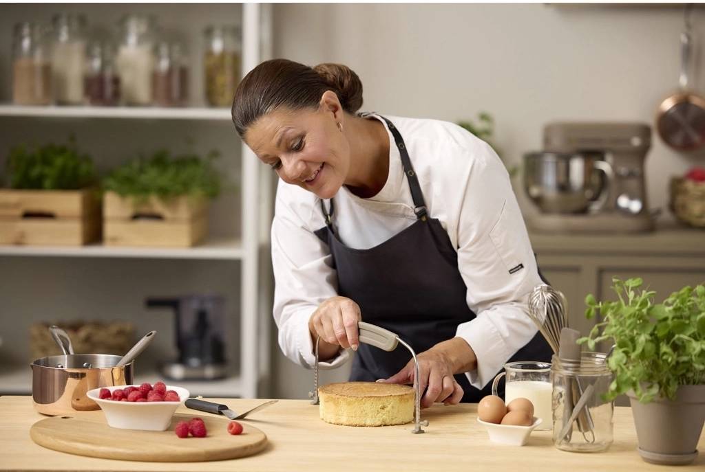 Blomsterbergs Kráječ dortů/korpusů Latte