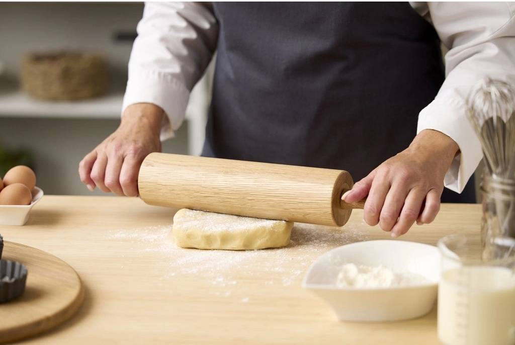 Blomsterbergs Dubový váleček na těsto s kuličkovými ložisky