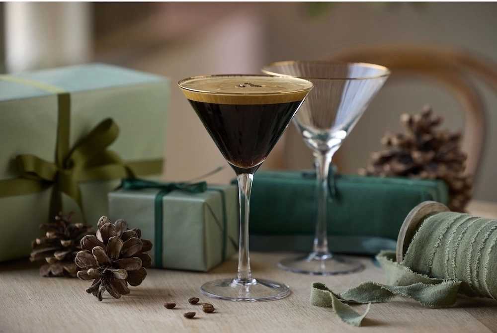 Lyngby Glas Sklenice na martini Palermo Gold 25 cl (4 ks)