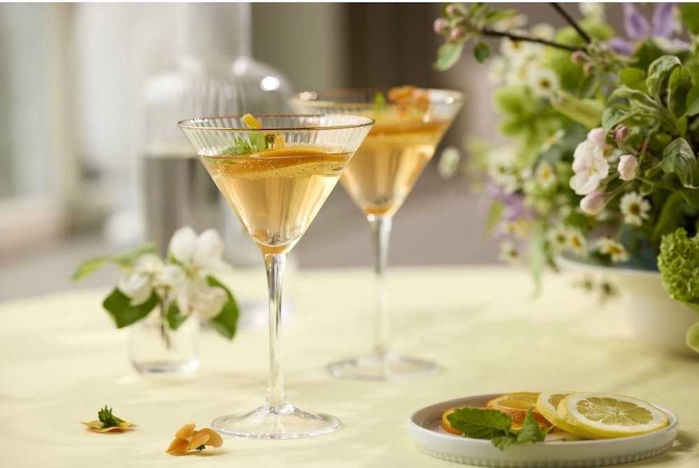 Lyngby Glas Sklenice na martini Palermo Gold 25 cl (4 ks)