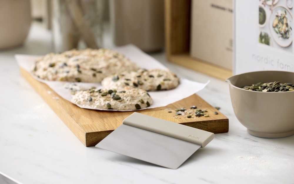 Rosti Kráječ na těsto Emma 12x13 Humus