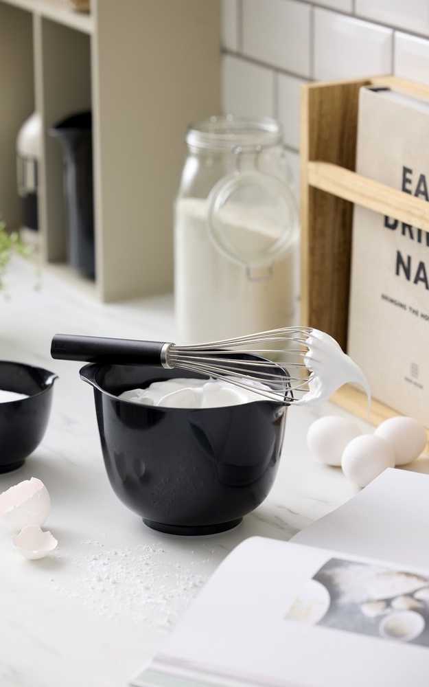 Rosti Metlička Emma Black