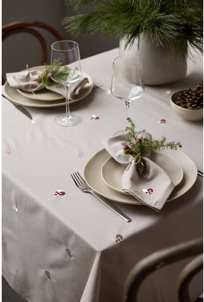 Södahl Vánoční ubrus 140x270 Christmas Hearts Embroider Rose