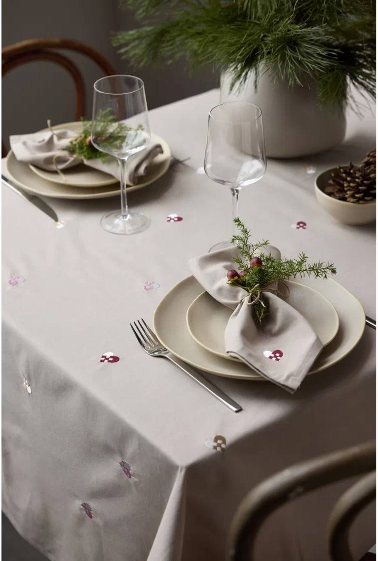 Södahl Vánoční ubrus 140x320 Christmas Hearts Embroider Rose