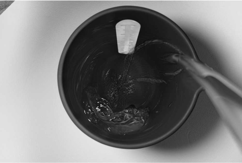 BlimPlus Odměrka Qb Carbon Black 1000 ml