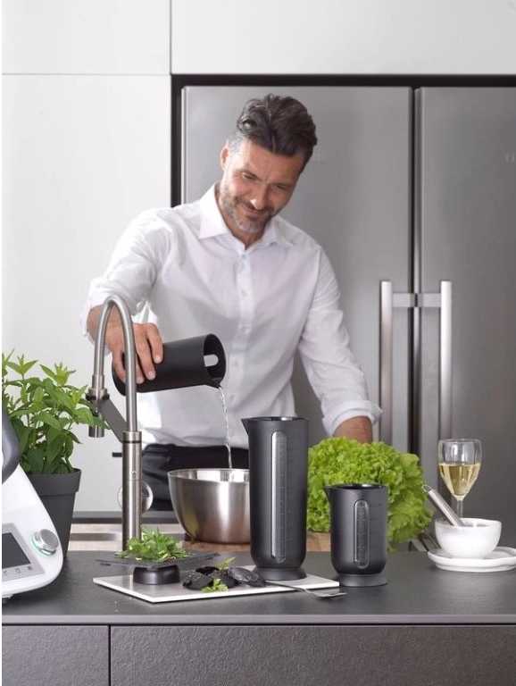 BlimPlus Odměrka Qb Carbon Black 1000 ml