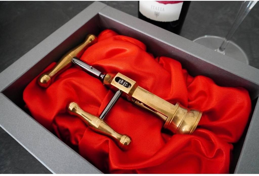 Farfalli Vývrtka King Shiny Brass