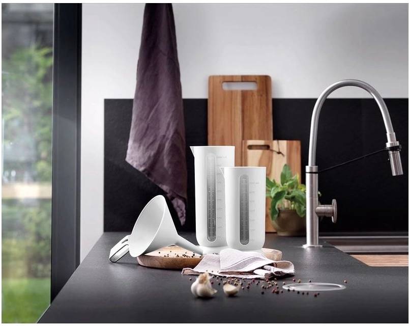 BlimPlus Odměrka Qb Arctic White 1000 ml