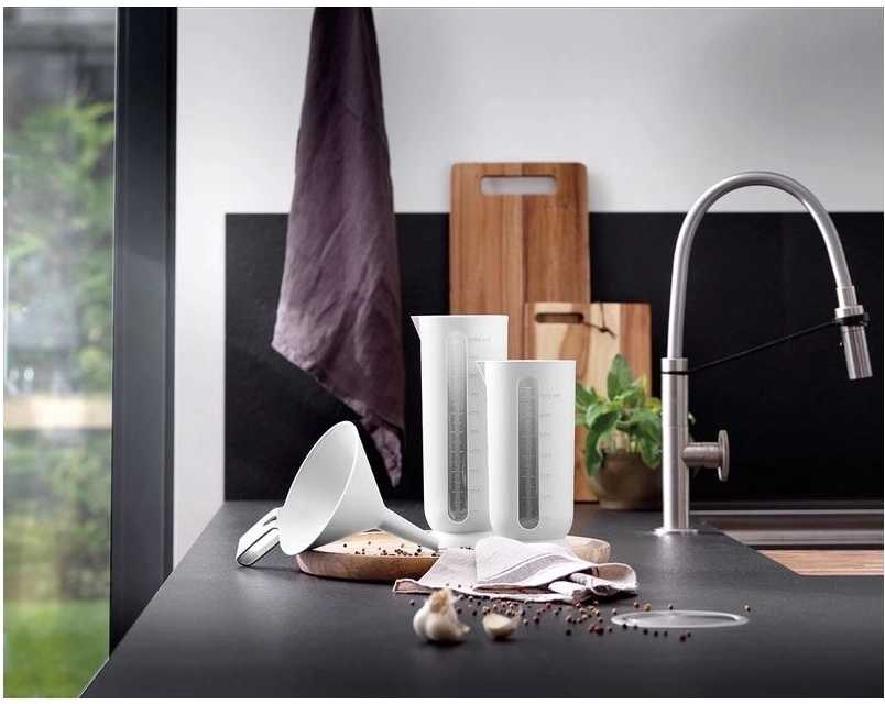 BlimPlus Odměrka Qb Arctic White 1000 ml