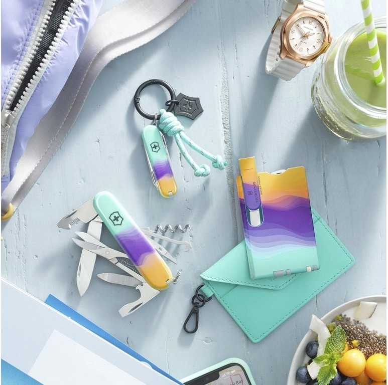 Victorinox Šňůrka na krk Neck Cord fialová