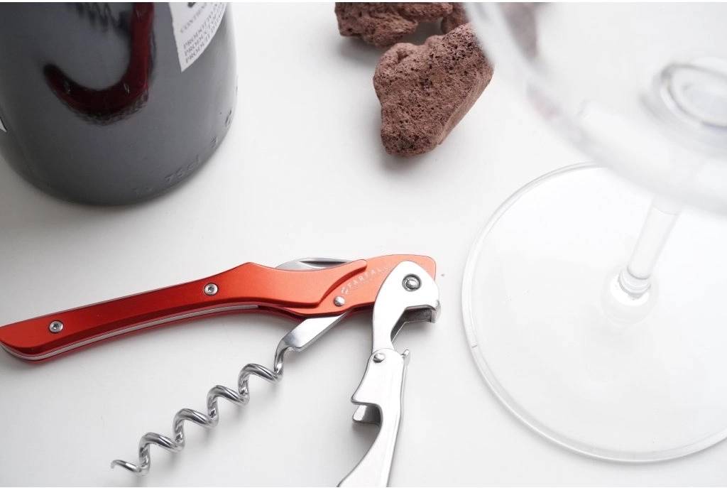 Farfalli Vývrtka T10 Light červená