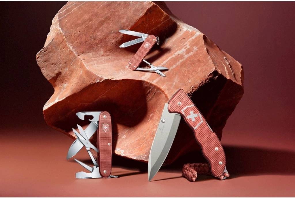 Victorinox Kapesní nůž Evoke Alox Limited Edition 2025 Stone Red