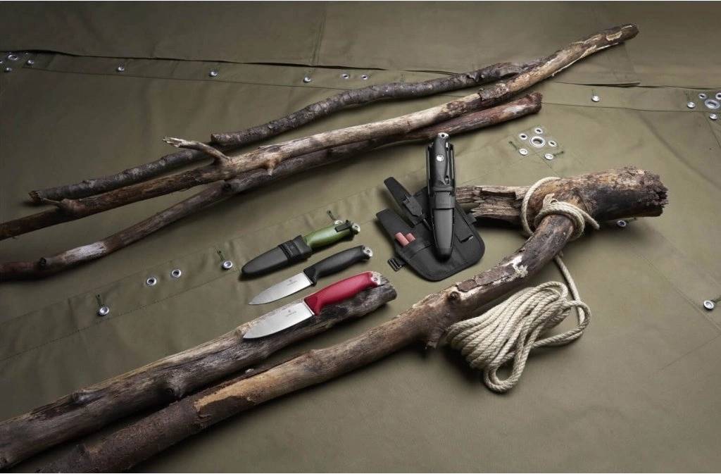 Victorinox Nůž s pevnou čepelí Venture Black