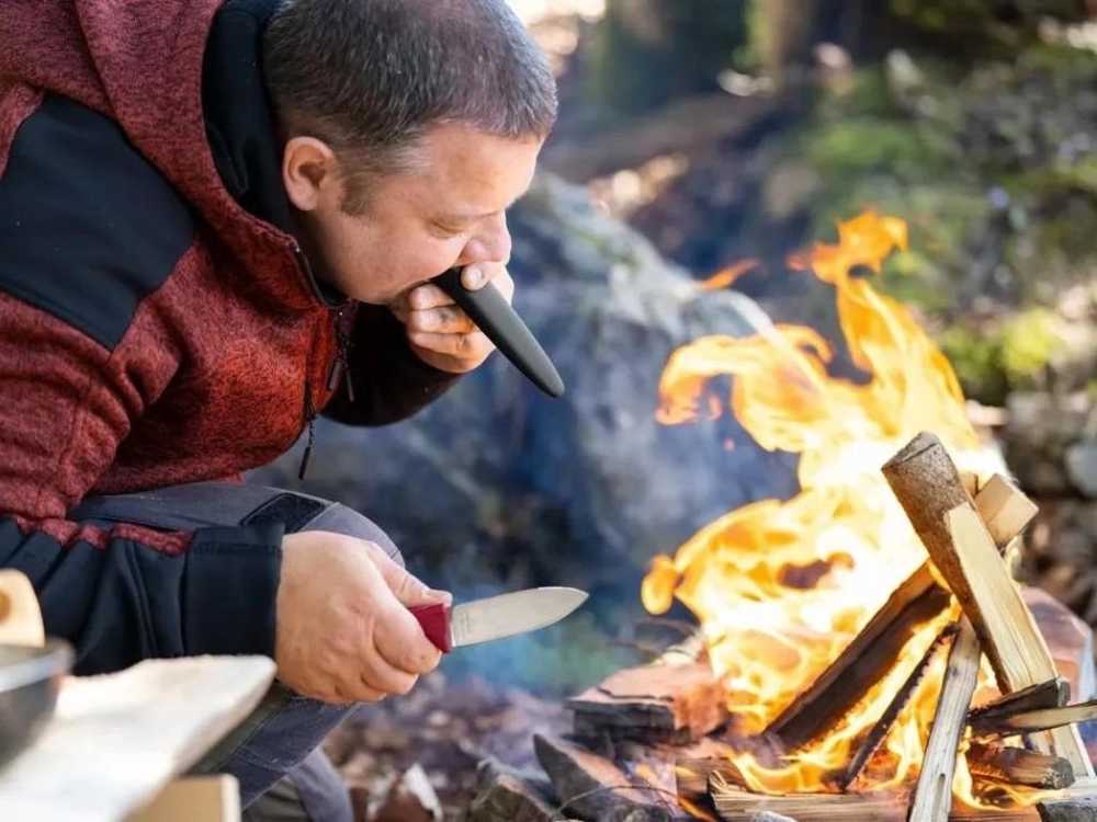 Victorinox Nůž s pevnou čepelí Venture Black