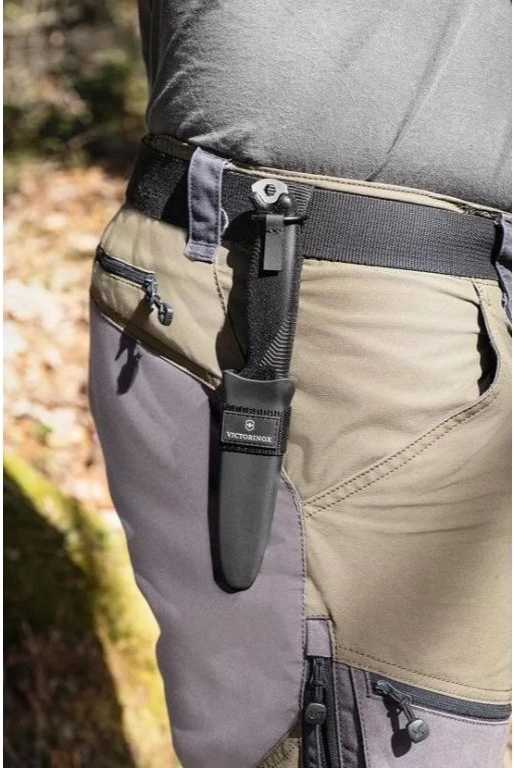 Victorinox Nůž s pevnou čepelí Venture Black