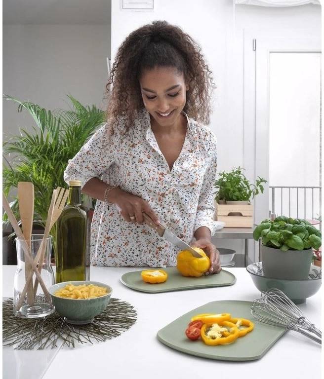 BlimPlus Deska na krájení Skateboard Medium Forest 35 cm