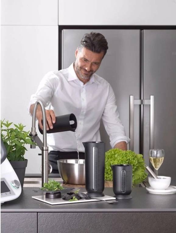 BlimPlus Odměrka Qb Carbon Black 500 ml