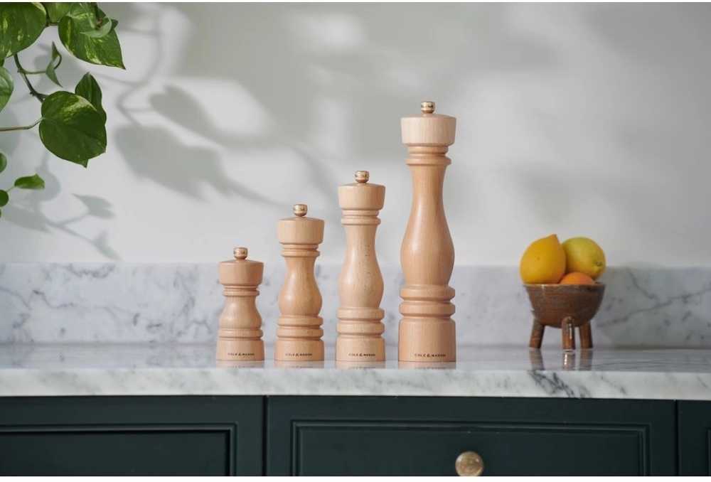 Cole & Mason Mlýnek na pepř London Precision+ přírodní buk 13 cm