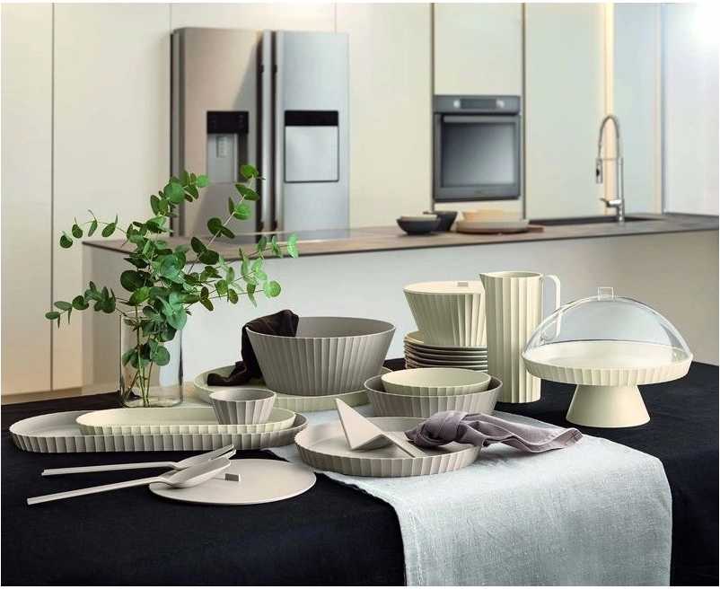 BlimPlus Podnos na dort s poklopem a lopatkou Agora Brown Sugar