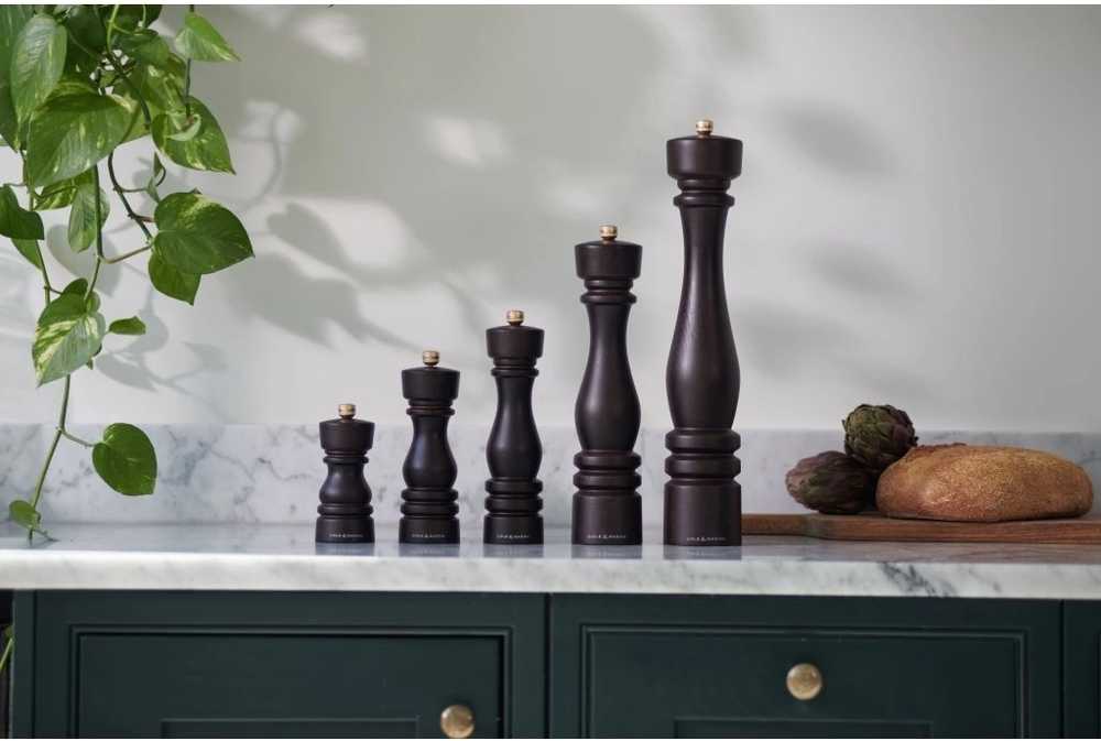 Cole & Mason Mlýnek na sůl London Chocolate Wood Precision+ 13 cm