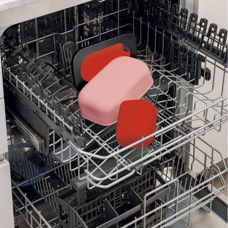 Guzzini Box na oběd s vnitřní krabičkou červený