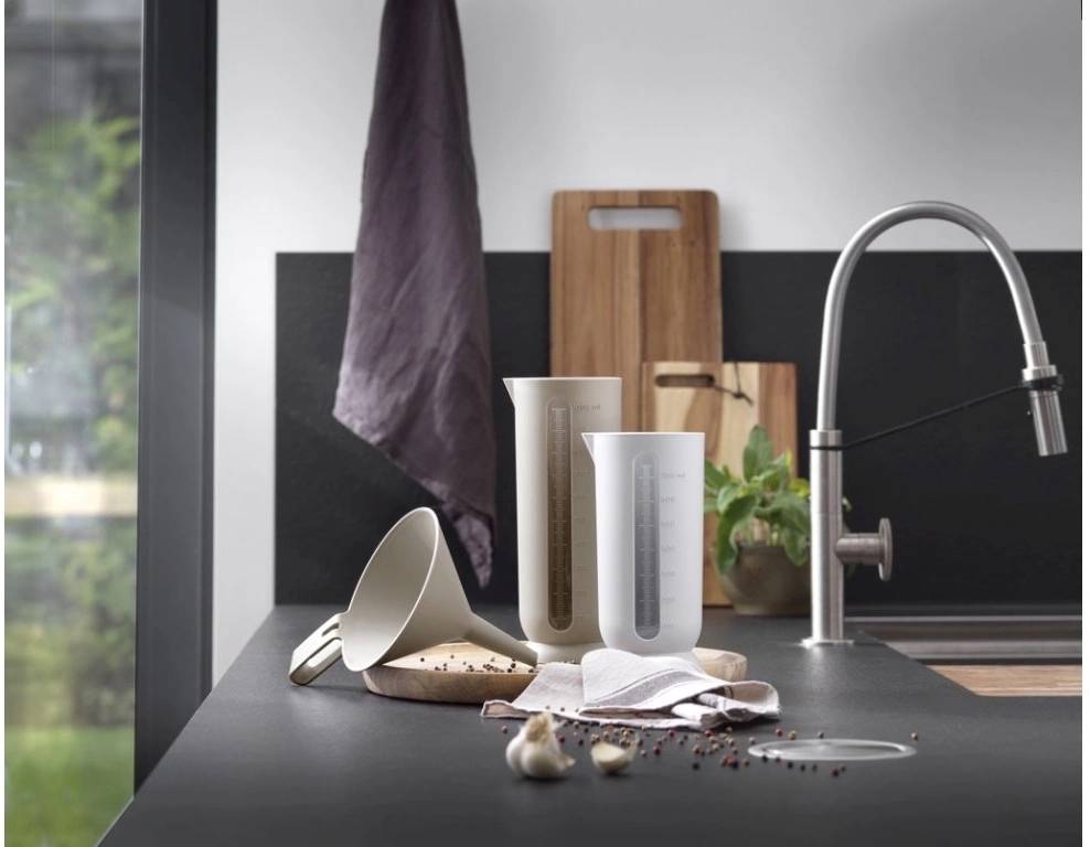 BlimPlus Nálevka s praktickou uzávěrou Dolina Moka Grey