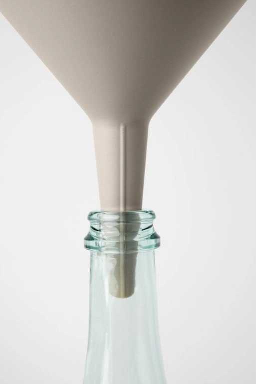 BlimPlus Nálevka s praktickou uzávěrou Dolina Moka Grey