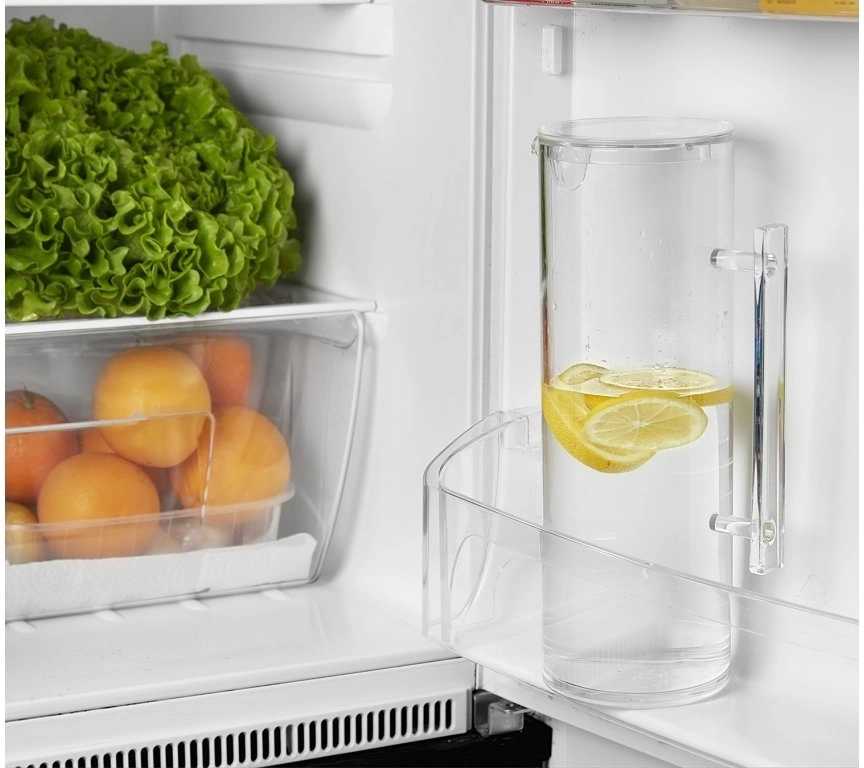 Guzzini Karafa na vodu s víkem 110 Icons 1,7 l transparentní