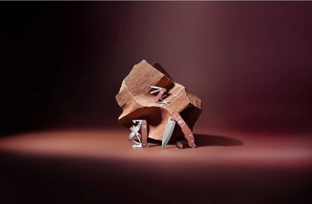 Victorinox Kapesní nůž Classic SD Alox Limited Edition 2025 Stone Red