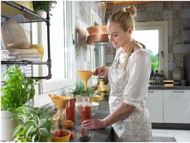 BlimPlus Nálevka s praktickou uzávěrou Dolina Dark Desert