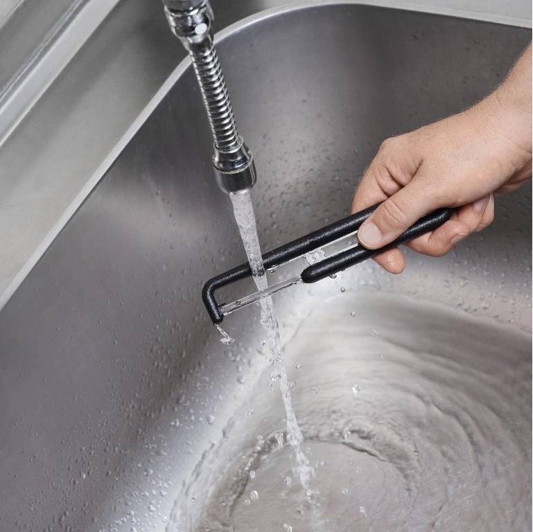 Victorinox Škrabka Nova-I škrabka s dvojitým rovným ostřím černá