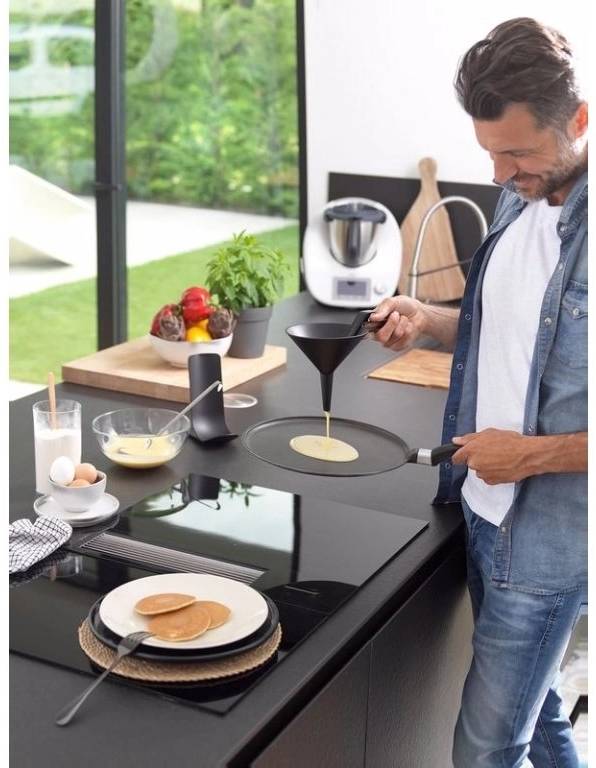 BlimPlus Nálevka s praktickou uzávěrou Dolina Carbon Black