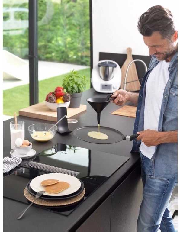 BlimPlus Nálevka s praktickou uzávěrou Dolina Carbon Black