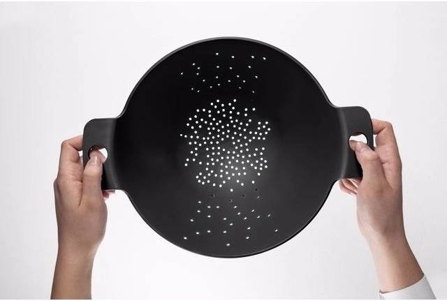 BlimPlus Cedník s podstavcem Cosmo Carbon Black