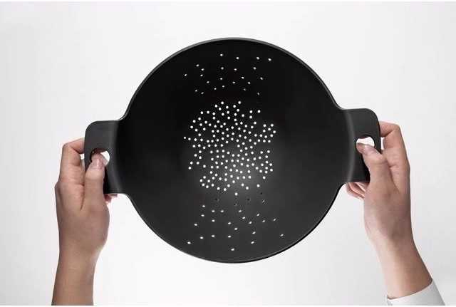 BlimPlus Cedník s podstavcem Cosmo Carbon Black