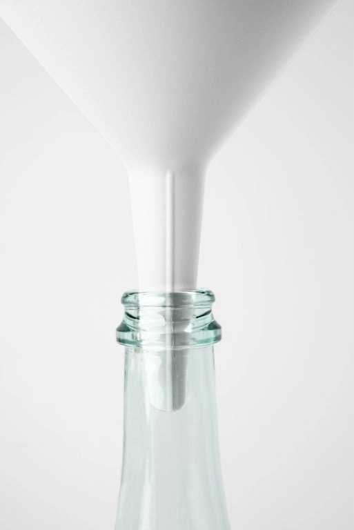 BlimPlus Nálevka s praktickou uzávěrou Dolina Arctic White