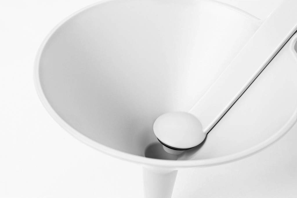 BlimPlus Nálevka s praktickou uzávěrou Dolina Arctic White