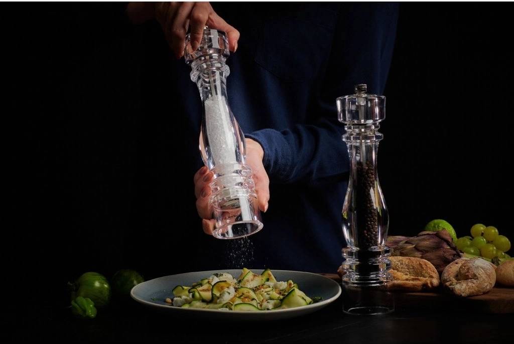 Cole & Mason Mlýnek na pepř London Acrylic Precision+ 22 cm