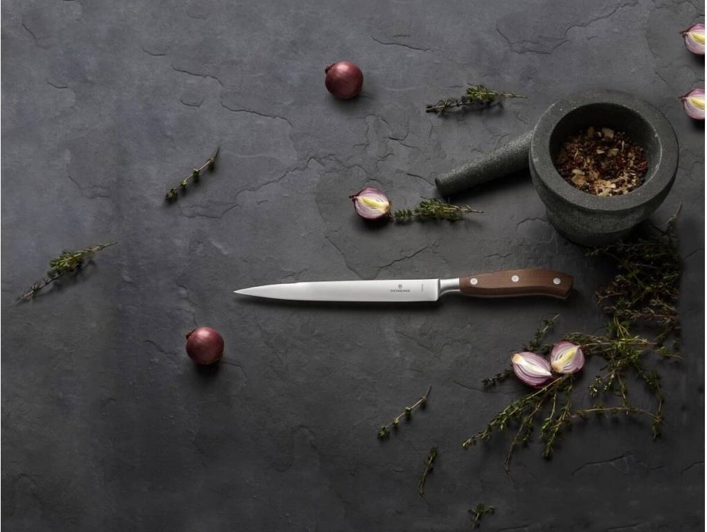 Victorinox Nůž filetovací Grand Maître Wood 20 cm