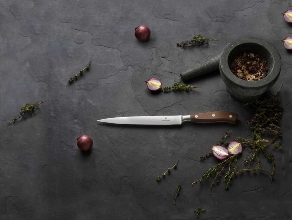 Victorinox Nůž filetovací Grand Maître Wood 20 cm